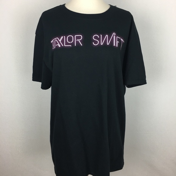 Taylor Swift Tops - Taylor Swift "The 1989 World Tour" Concert Tee L